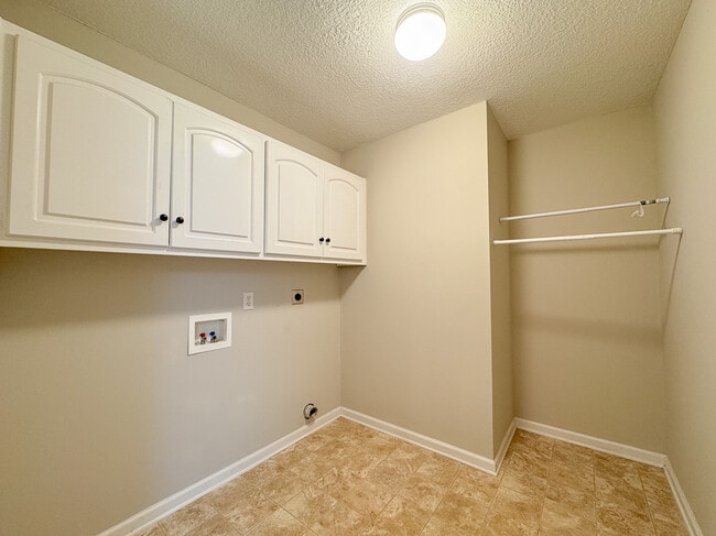 Building Photo - 1159 Bartlett Dr