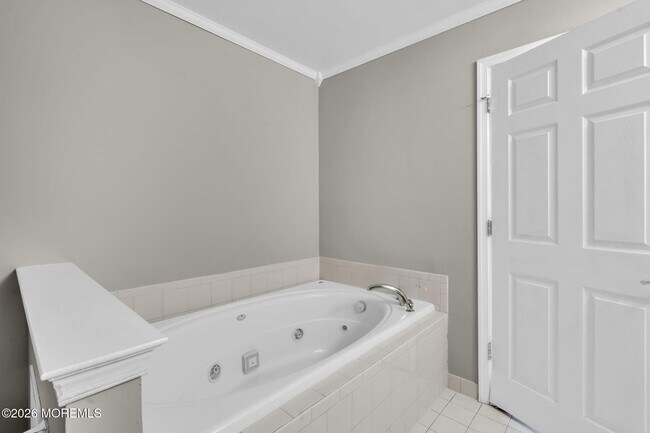 Building Photo - 30 Brookfield Dr