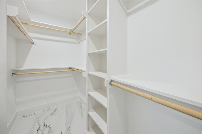 Building Photo - 20223 Laurel Lock Dr