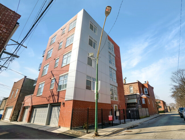 Primary Photo - 2315 W Flournoy St