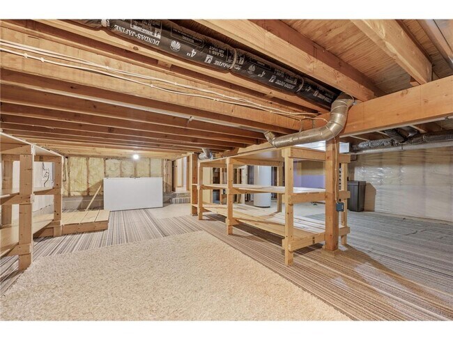 Building Photo - 1008 3rd St NE