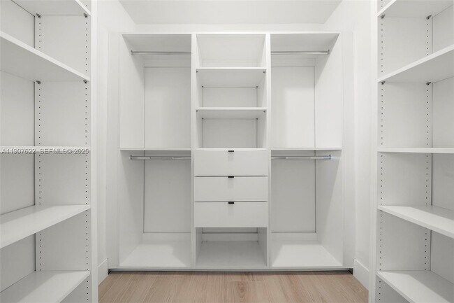 Building Photo - 15121 SW 69th Ct