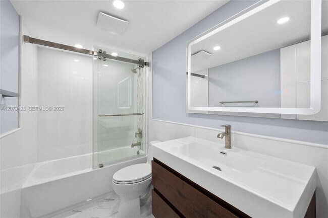 Building Photo - 1400 NE 54th St