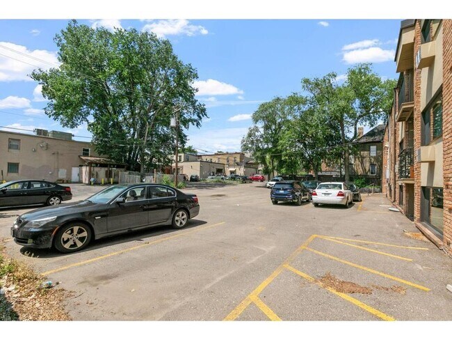 Building Photo - 2530 1st Ave S