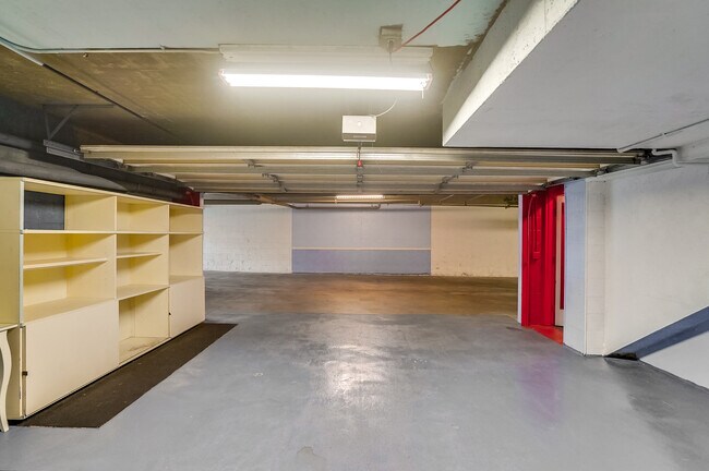 Building Photo - 1128 22nd St