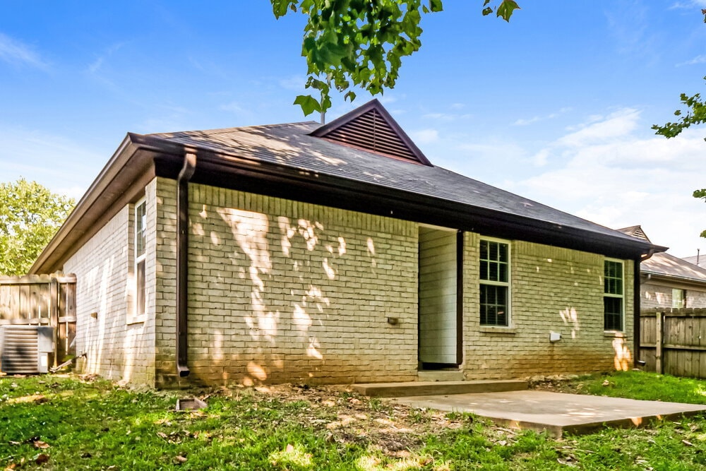Building Photo - 7333 Green Ash Dr