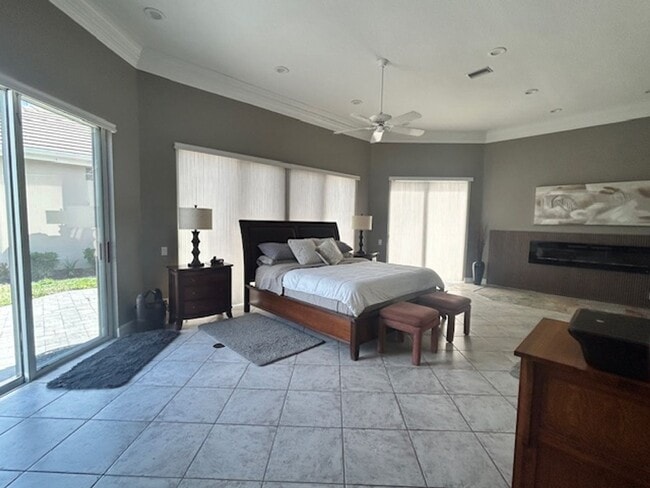 Building Photo - AVAILABLE May 1- 0CT 31ST .FURNISHED/SEASONAL.  3/2 POOL HOME IN ROSEDALE!