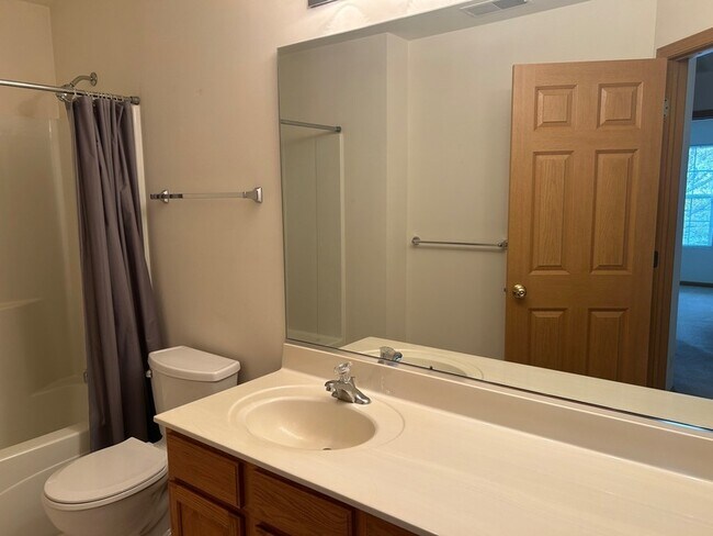 Building Photo - 2482 Stoughton Cir