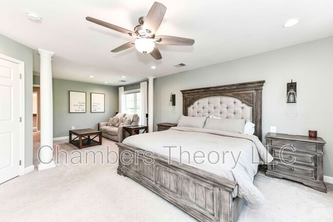 Building Photo - 25798 S Village Dr