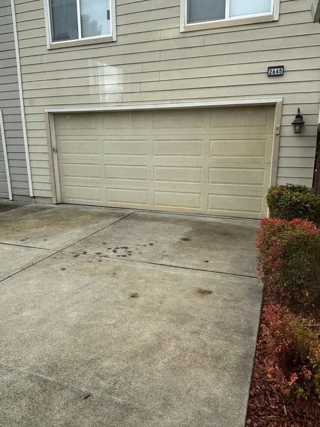 Building Photo - rh2643bussdr