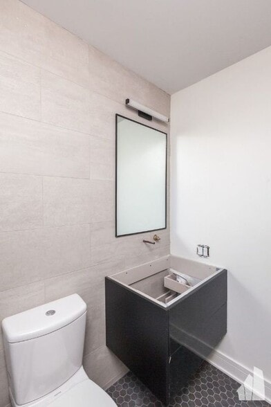 Building Photo - 944 W Grace St