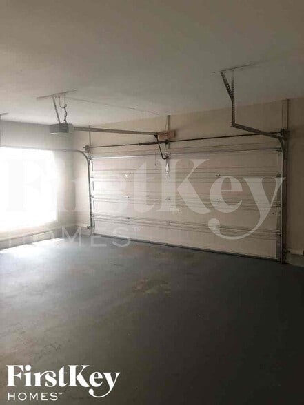 Building Photo - 1401 Aramore Dr SE