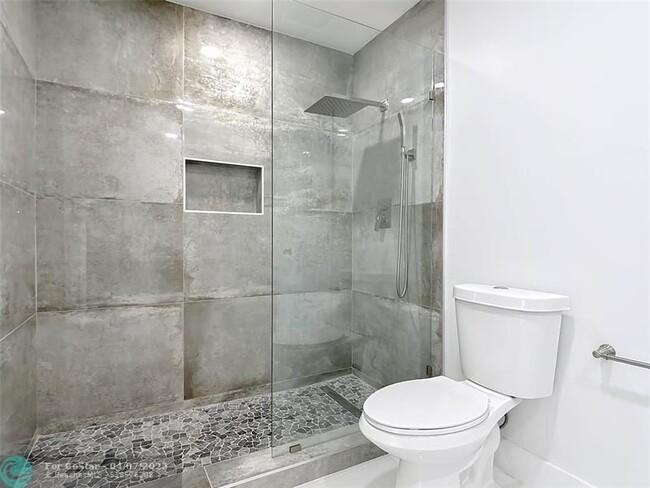 Building Photo - 1200 Poitras Dr