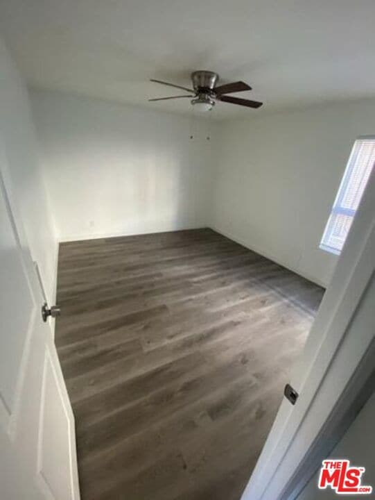 Building Photo - 13562 Vanowen St