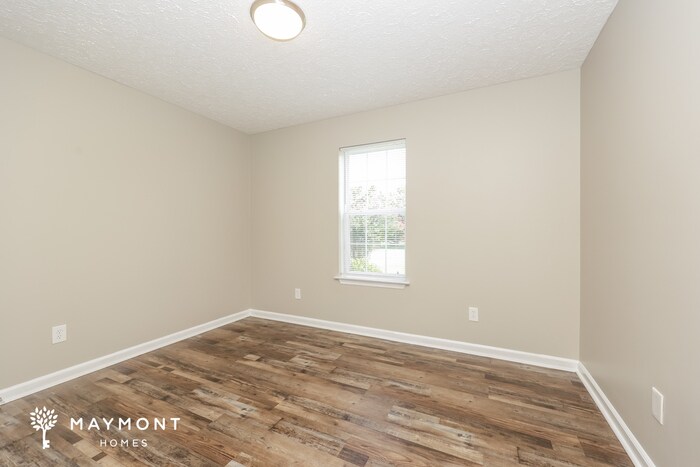 Building Photo - 501 Lake Forest Dr