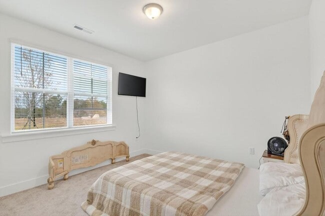 Building Photo - 163 Little Crk Dr