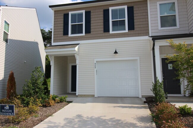 Primary Photo - 869 Falls Grove Trl