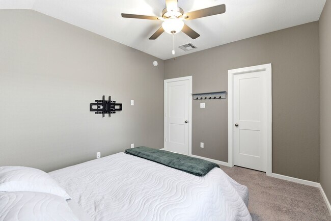 Building Photo - 531 Santa Rosa Hls Dr