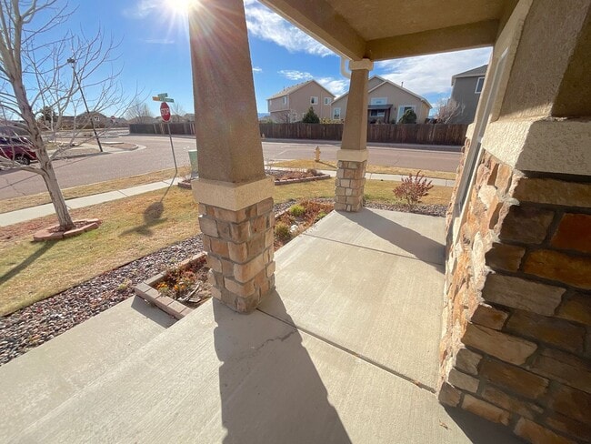 Building Photo - 3 Bedroom Home Available Near N Powers Blvd & Dublin Blvd!