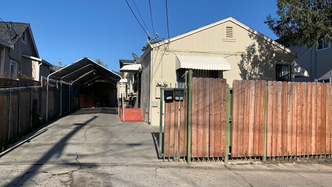 Building Photo - 07218