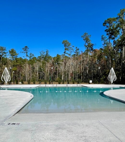 Building Photo - 2034 Comradery Wy