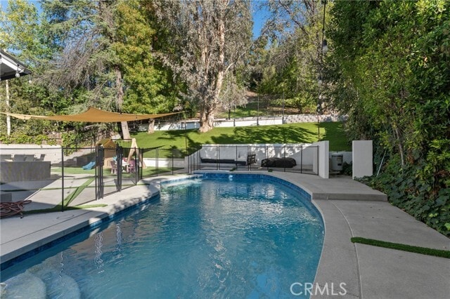 Building Photo - 5244 Vanalden Ave