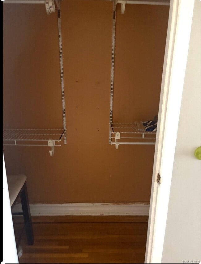 Building Photo - 754 Brady Ave