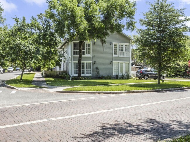 Building Photo - Charming 1/1 condo near Lake Virginia