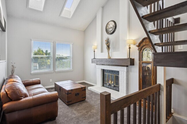 Building Photo - 7950 S Garrison Ct