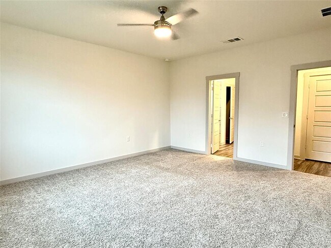 Building Photo - 13916 Lubeck Dr