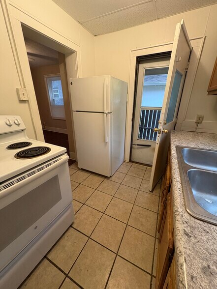 Building Photo - 1423 Marcy St