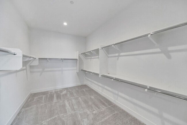 Building Photo - 30000 N Camino los Robles