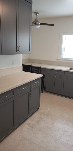 Building Photo - 1510 S Van Ness Ave