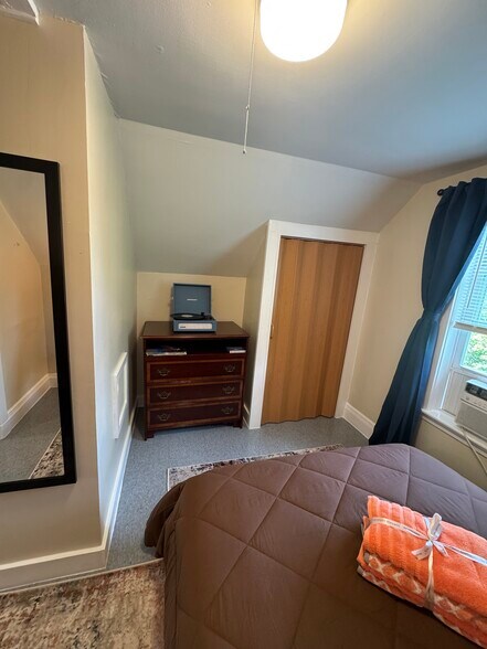 Closet - 13 Pleasant Pl