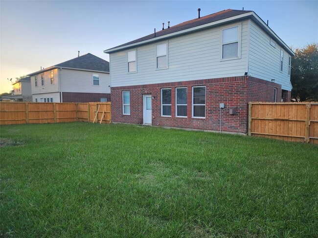 Building Photo - 19215 Brook Village Rd