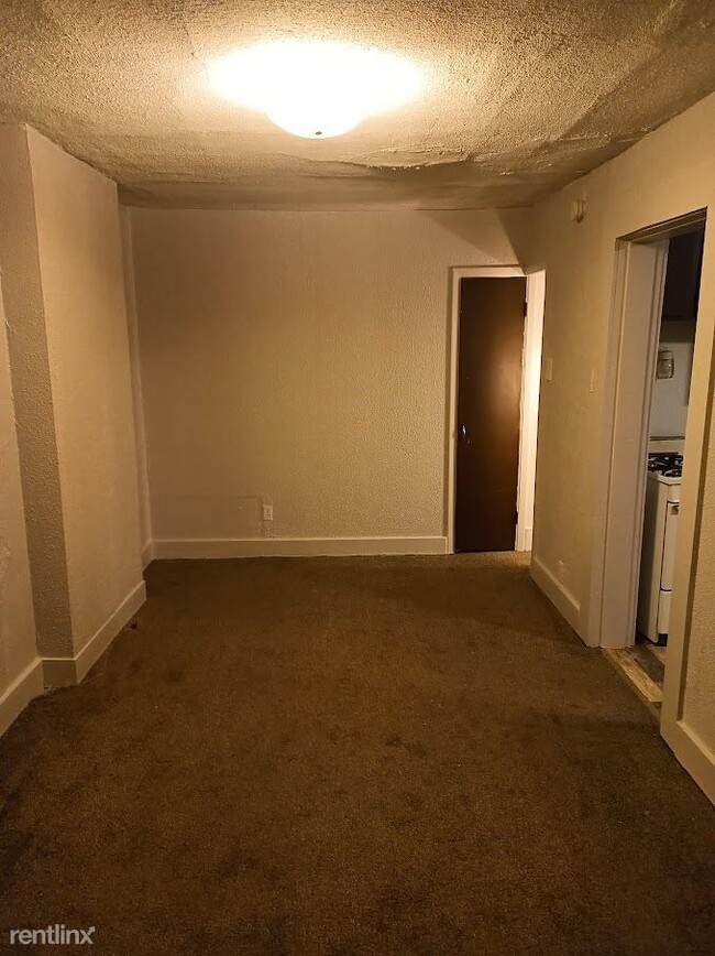Building Photo - 1 br, 1 bath Duplex - 510 North College St...