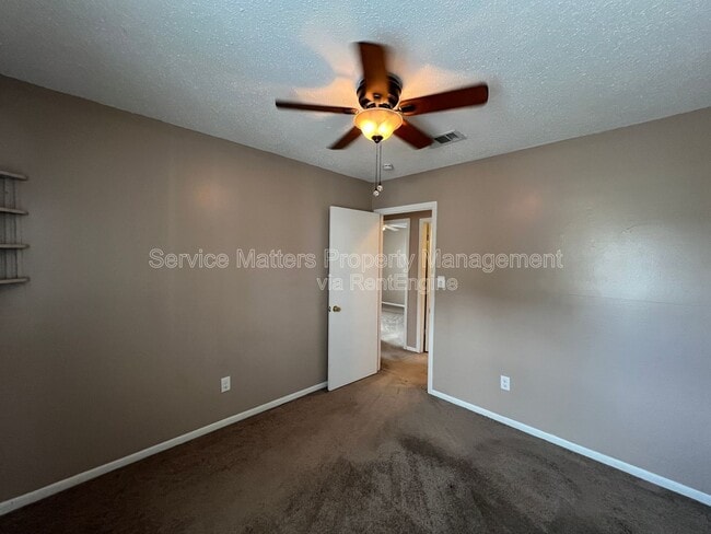 Building Photo - 3227 Fresno Ave