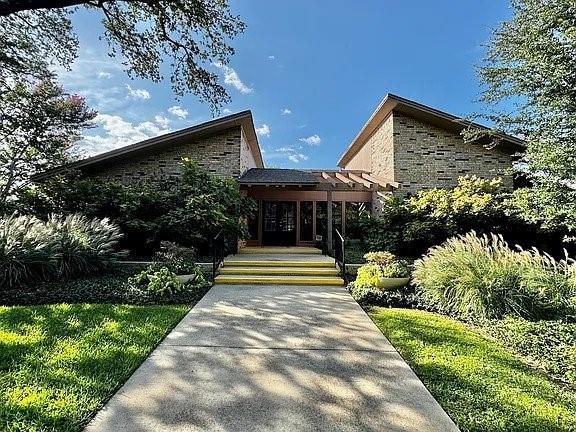 Building Photo - 7615 Woodthrush Dr