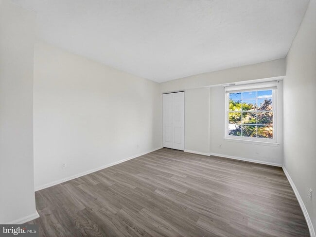 Building Photo - 7680 Tremayne Pl