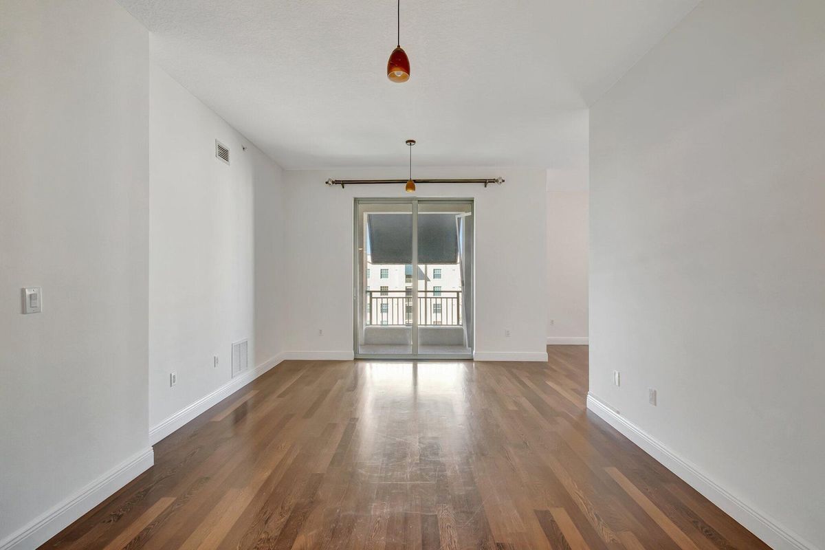 Building Photo - 610 Clematis St