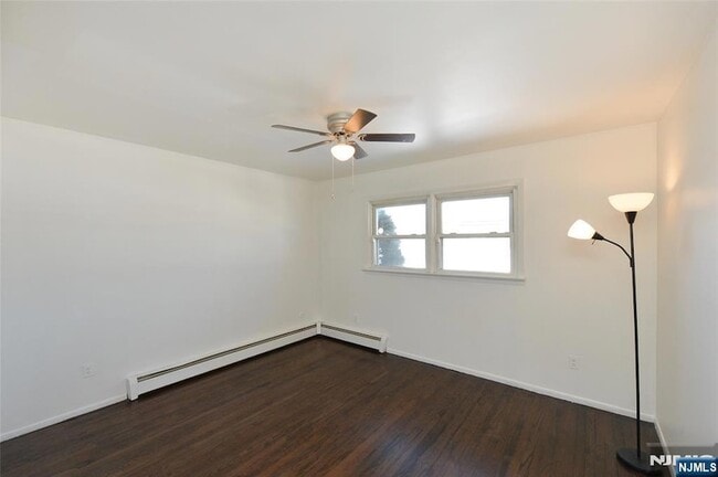 Building Photo - 52 Elizabeth St