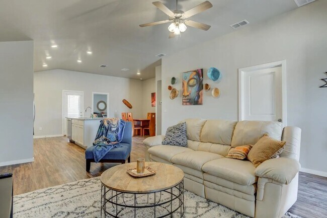Building Photo - Priced to Lease! Beautiful West Lubbock Home with Modern Finishes, All Appliances Included & Acce...