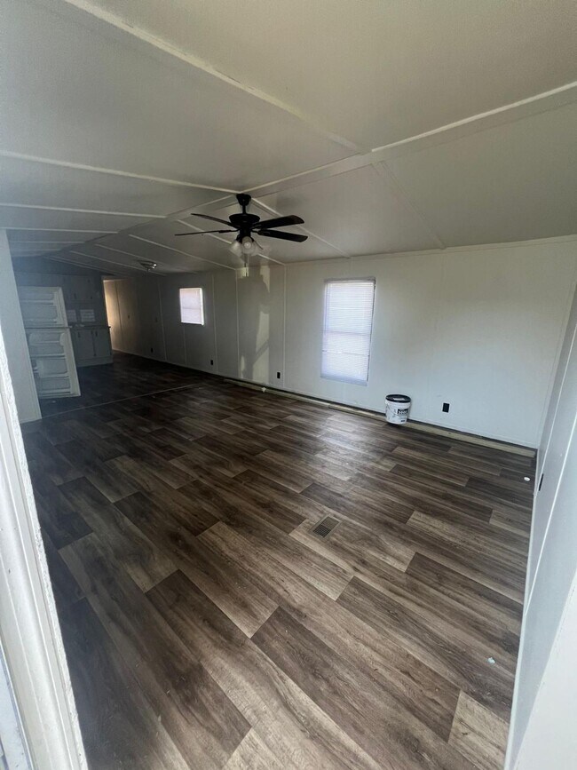 Building Photo - Renovated 2-Bed, 1-Bath Camper