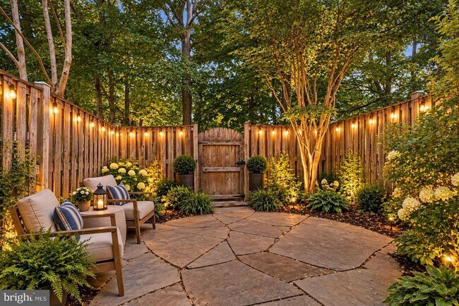 Building Photo - 15067 Maple Glen Ct