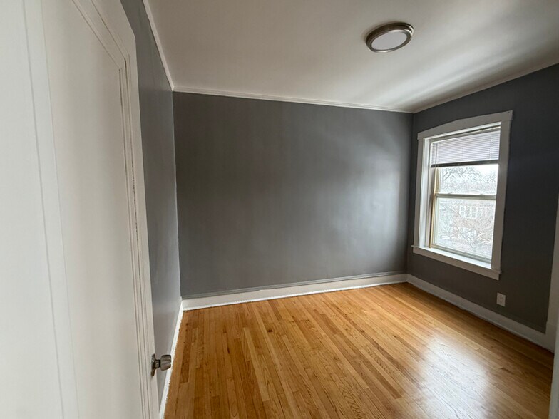 Building Photo - 5440 W Huron St