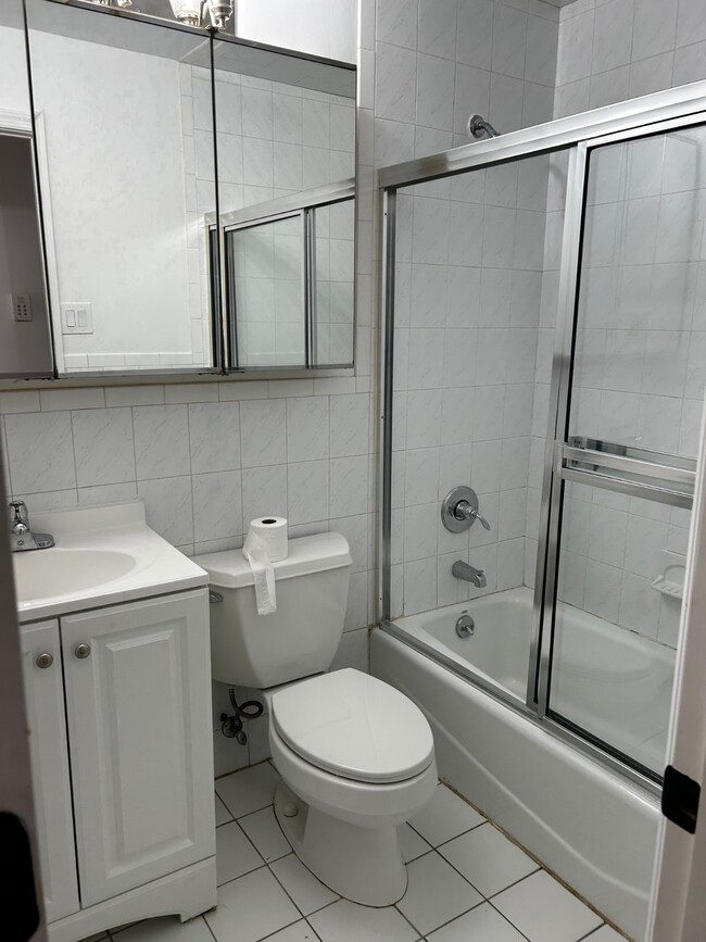 Building Photo - 80 Richmond Hill Rd