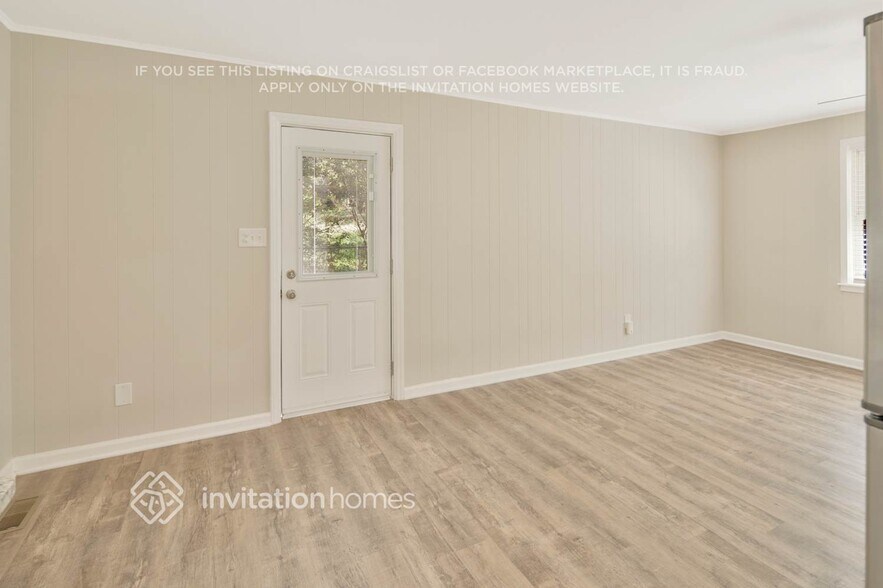 Building Photo - 1424 Sherwood Dr