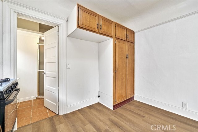 Building Photo - 1115 S Mariposa Ave