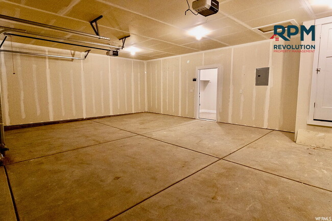 Building Photo - Charming 3-Bedroom Haven with 2 Baths and ...