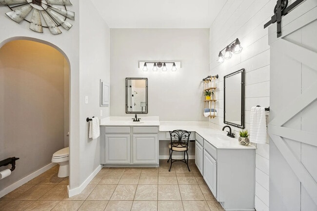 Building Photo - 2716 Royal Troon Dr